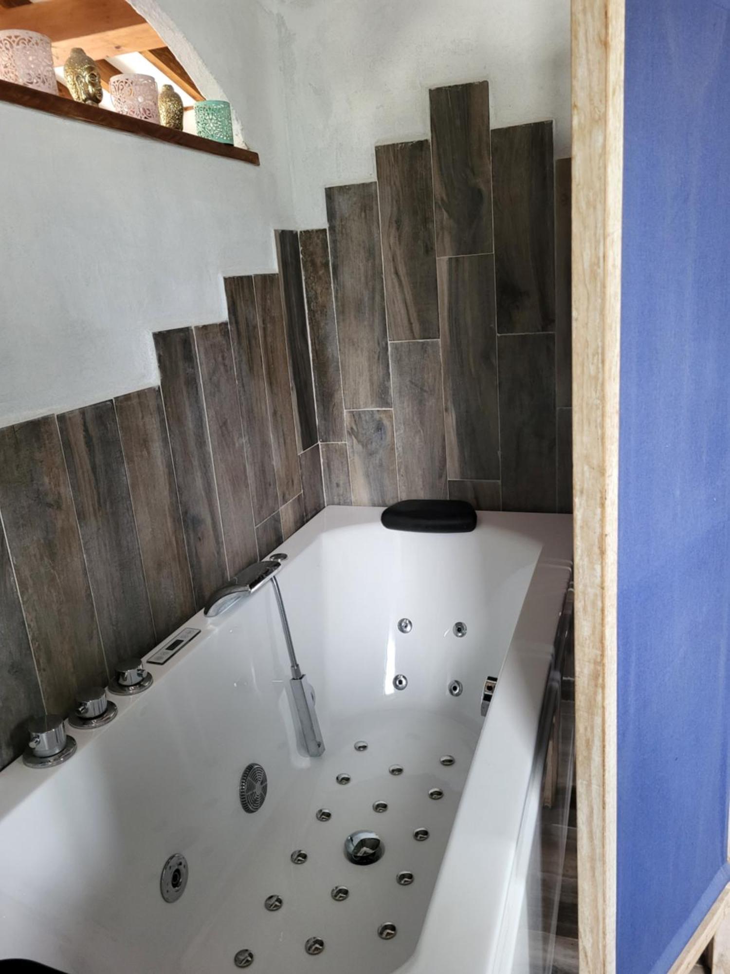 A Teppa Apartment Luri Екстериор снимка